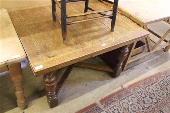 Oak draw leaf table